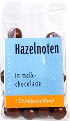 hazelnoten in melkchocolade